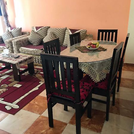 Cozy New 2 Bd Amazing Beach View Next To Hilton Hotel Family Only !العائلات فقط Александрія Екстер'єр фото
