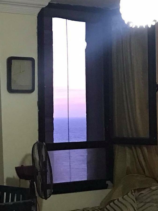 Cozy New 2 Bd Amazing Beach View Next To Hilton Hotel Family Only !العائلات فقط Александрія Екстер'єр фото