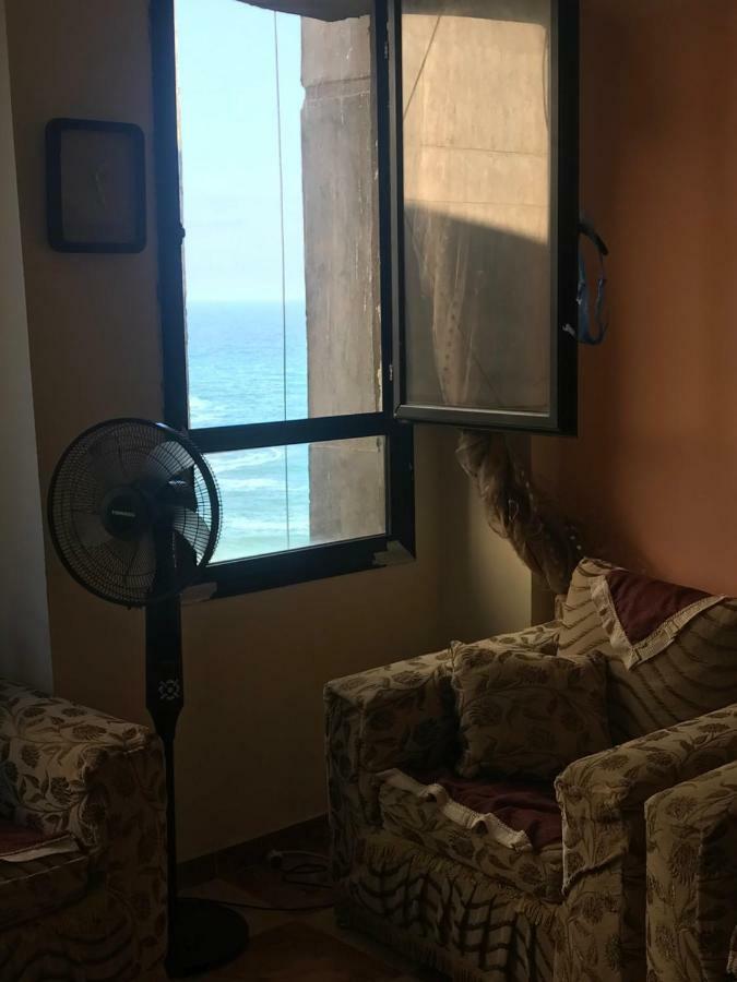 Cozy New 2 Bd Amazing Beach View Next To Hilton Hotel Family Only !العائلات فقط Александрія Екстер'єр фото