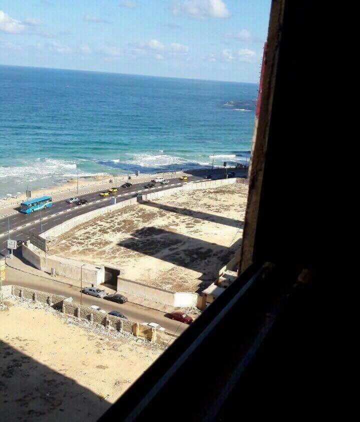 Cozy New 2 Bd Amazing Beach View Next To Hilton Hotel Family Only !العائلات فقط Александрія Екстер'єр фото